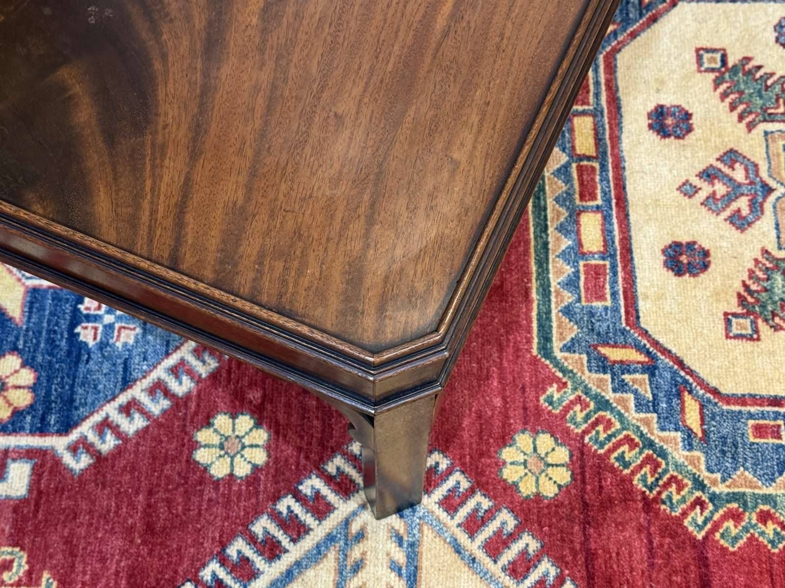 English coffee table in mahogany from the 1950s.