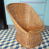 Vintage rattan basket warmer