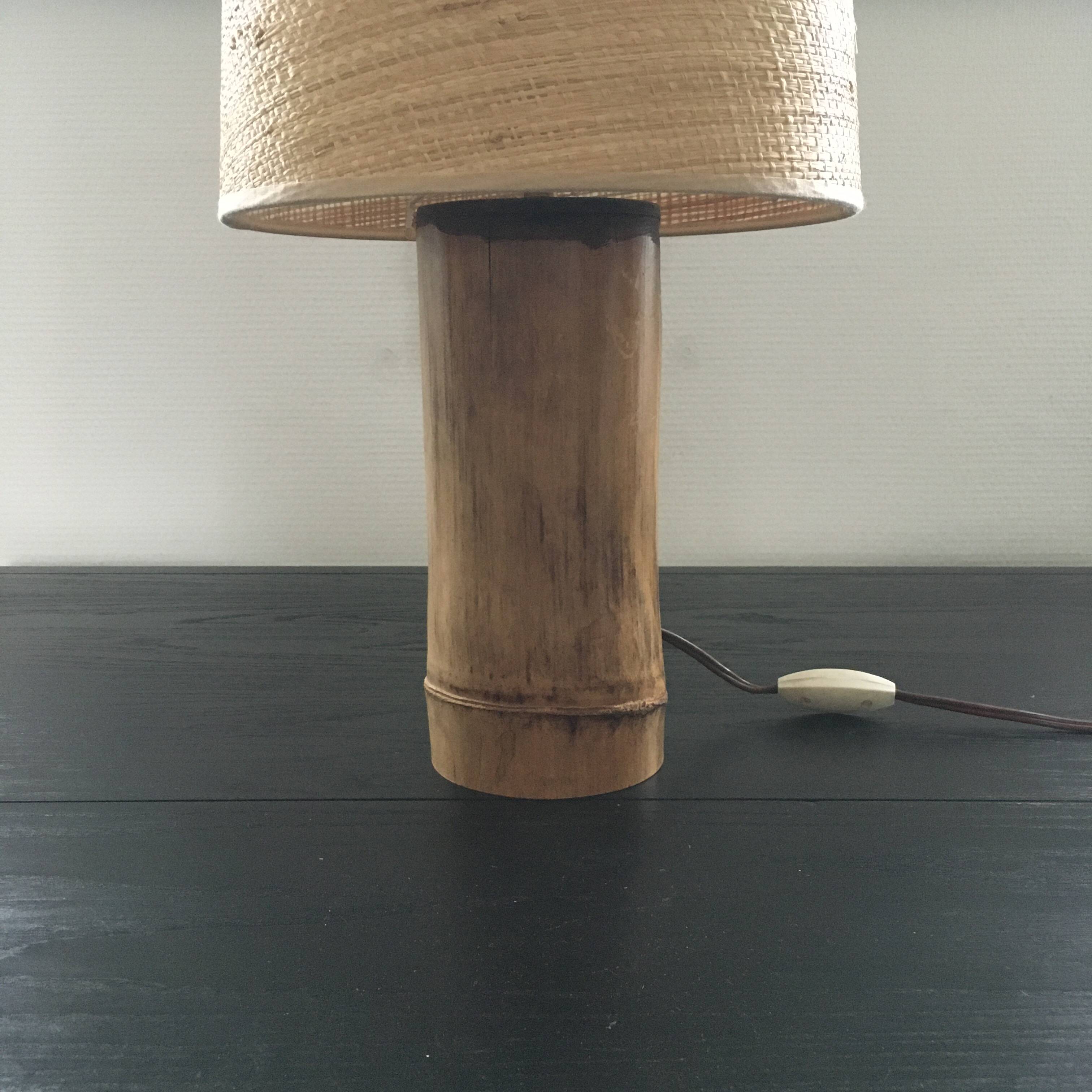 Lampe bambou et rabane