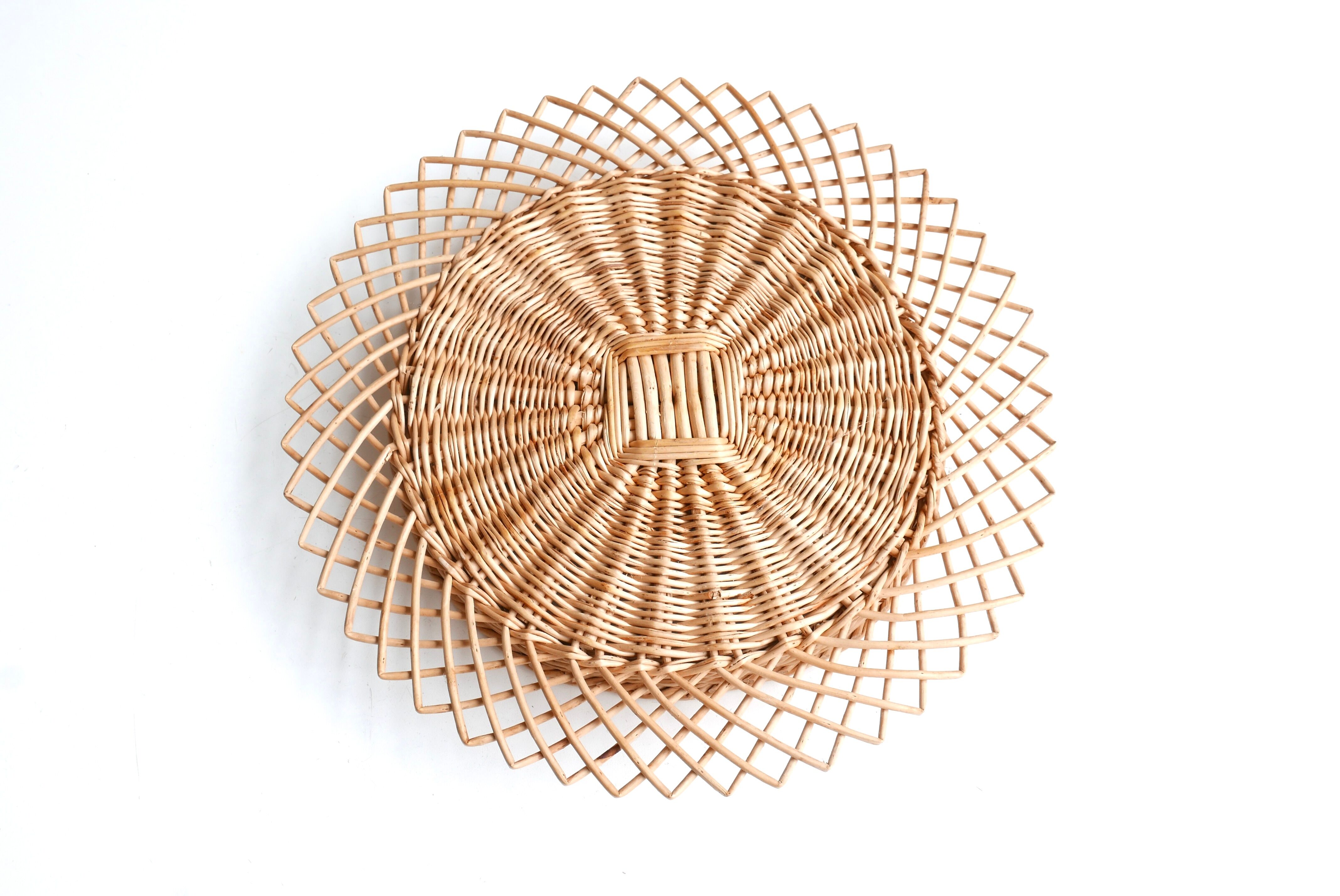 Wicker sun dish, 70s