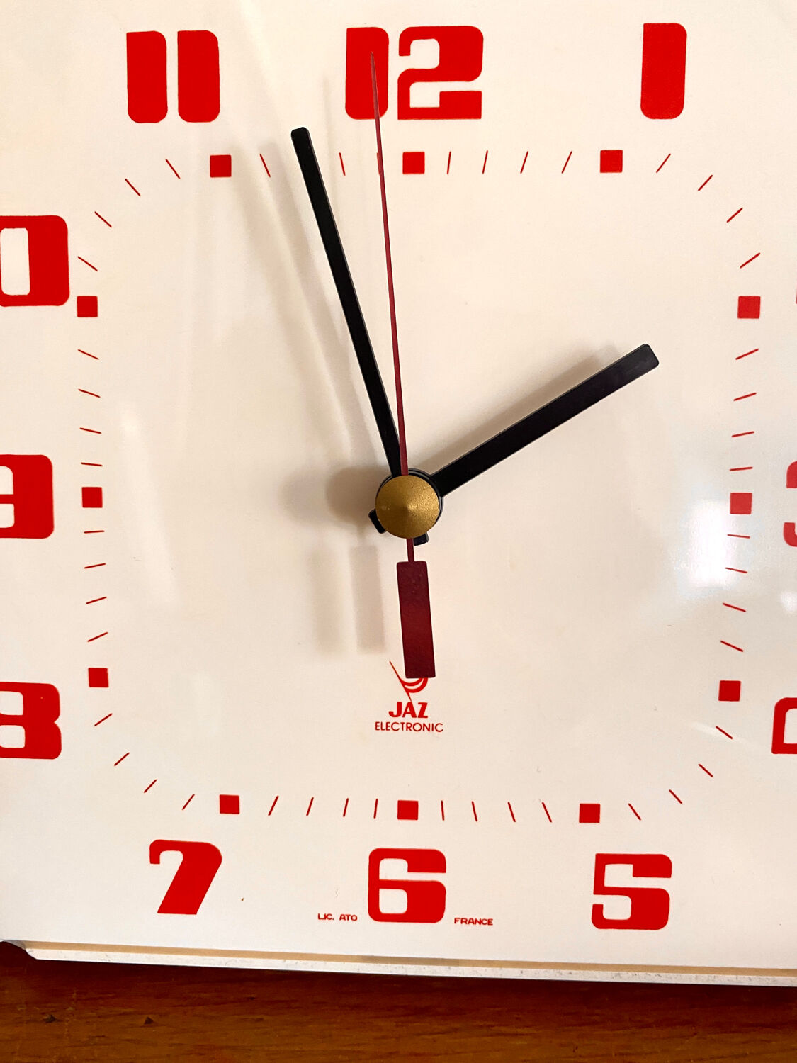 Jaz electronic vintage clock