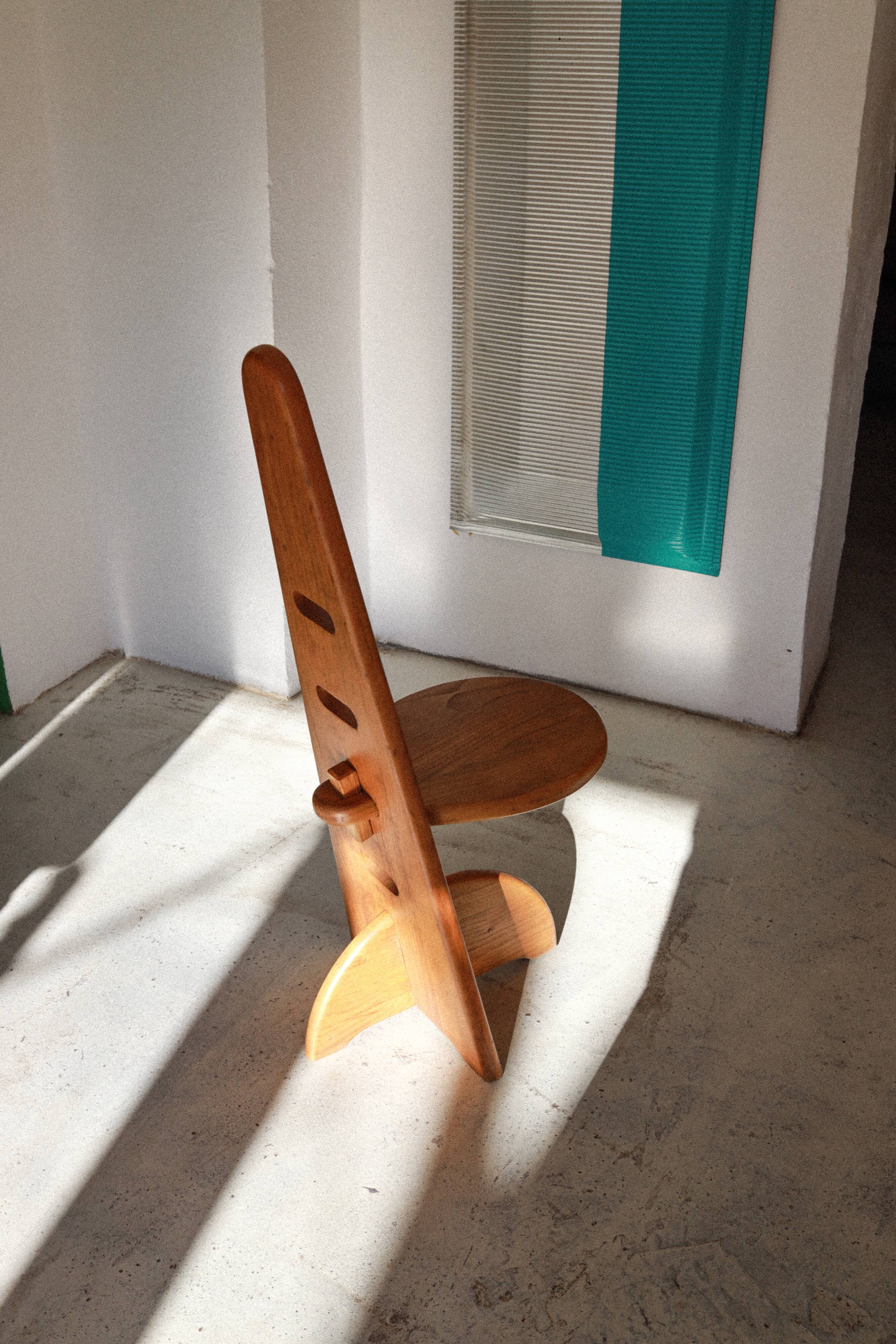 6 detachable brutalist wooden chairs from the 70s