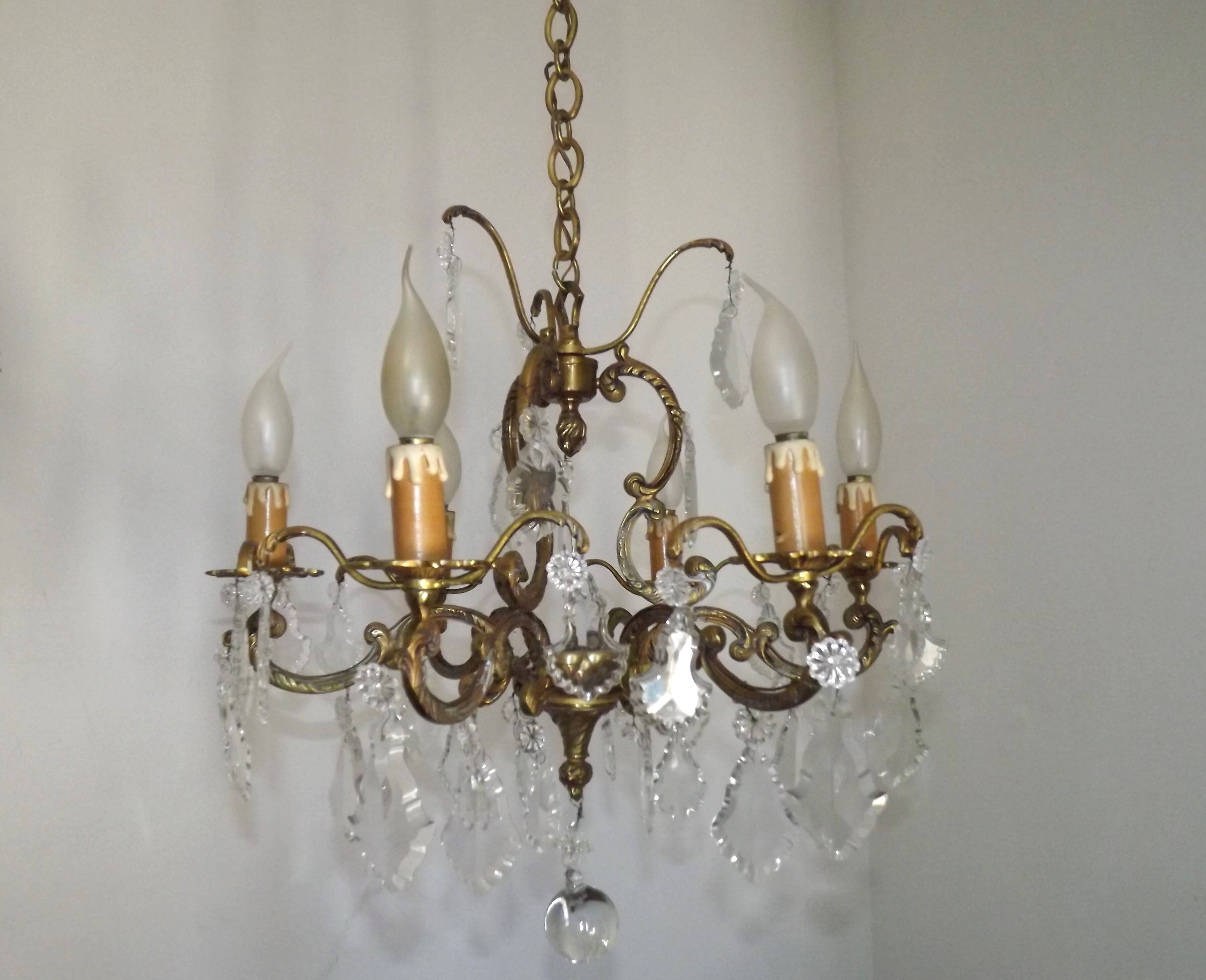 Lustre en bronze à 6 lumières, en cristal, en cage à 3 côtés de style Art Nouveau.