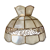 Mother-of-pearl suspension and golden spiral