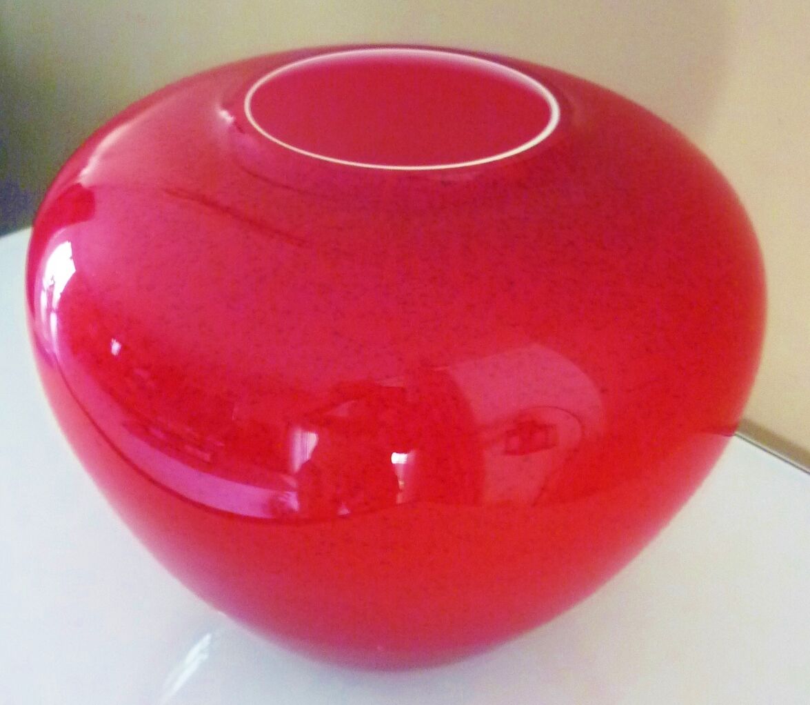 Pot-bellied, art deco vase in speckled ruby red multi-layered glass, white interior