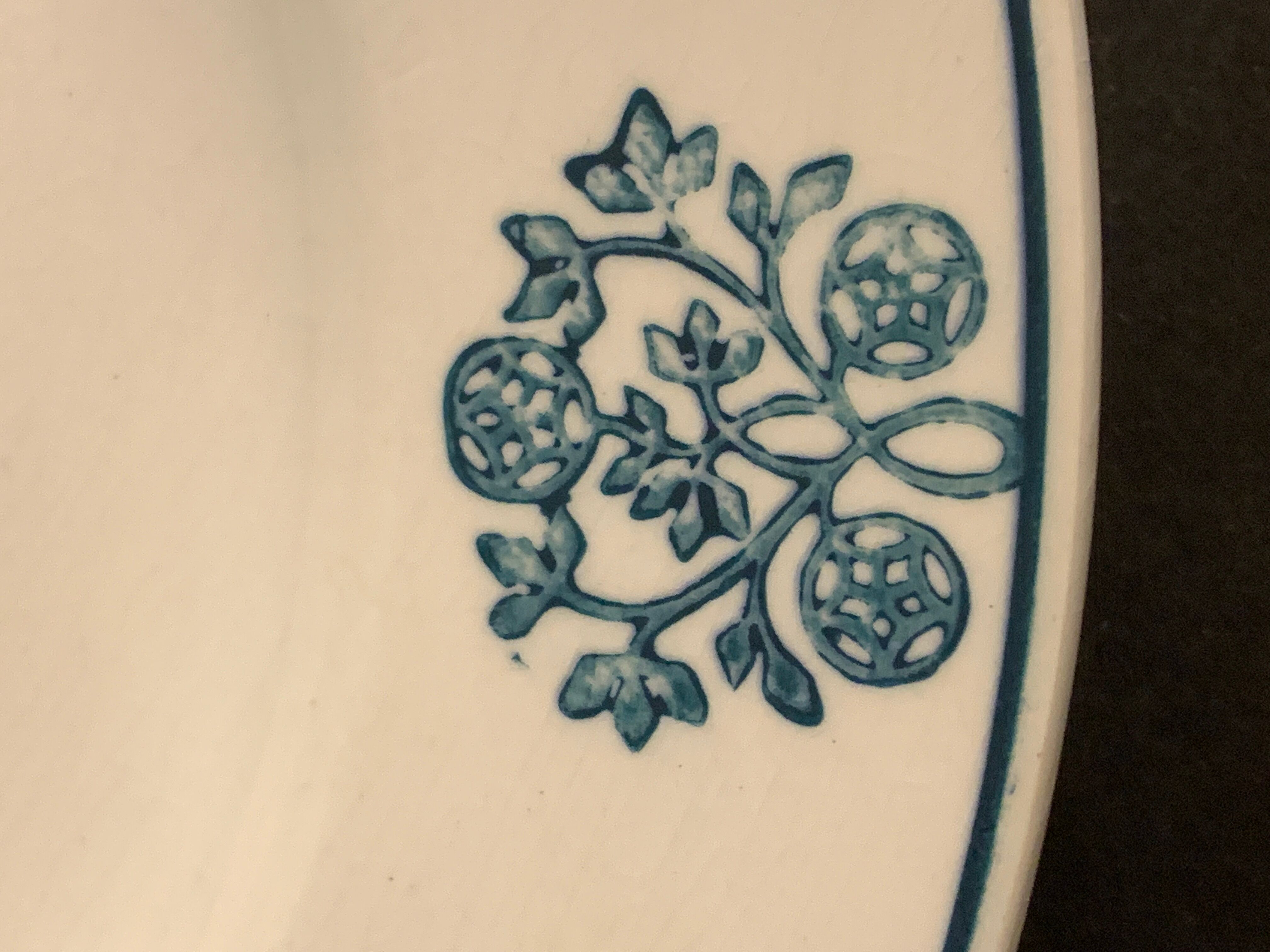 9 flat plates in old earthenware, Sarreguemines and Digoin, model René