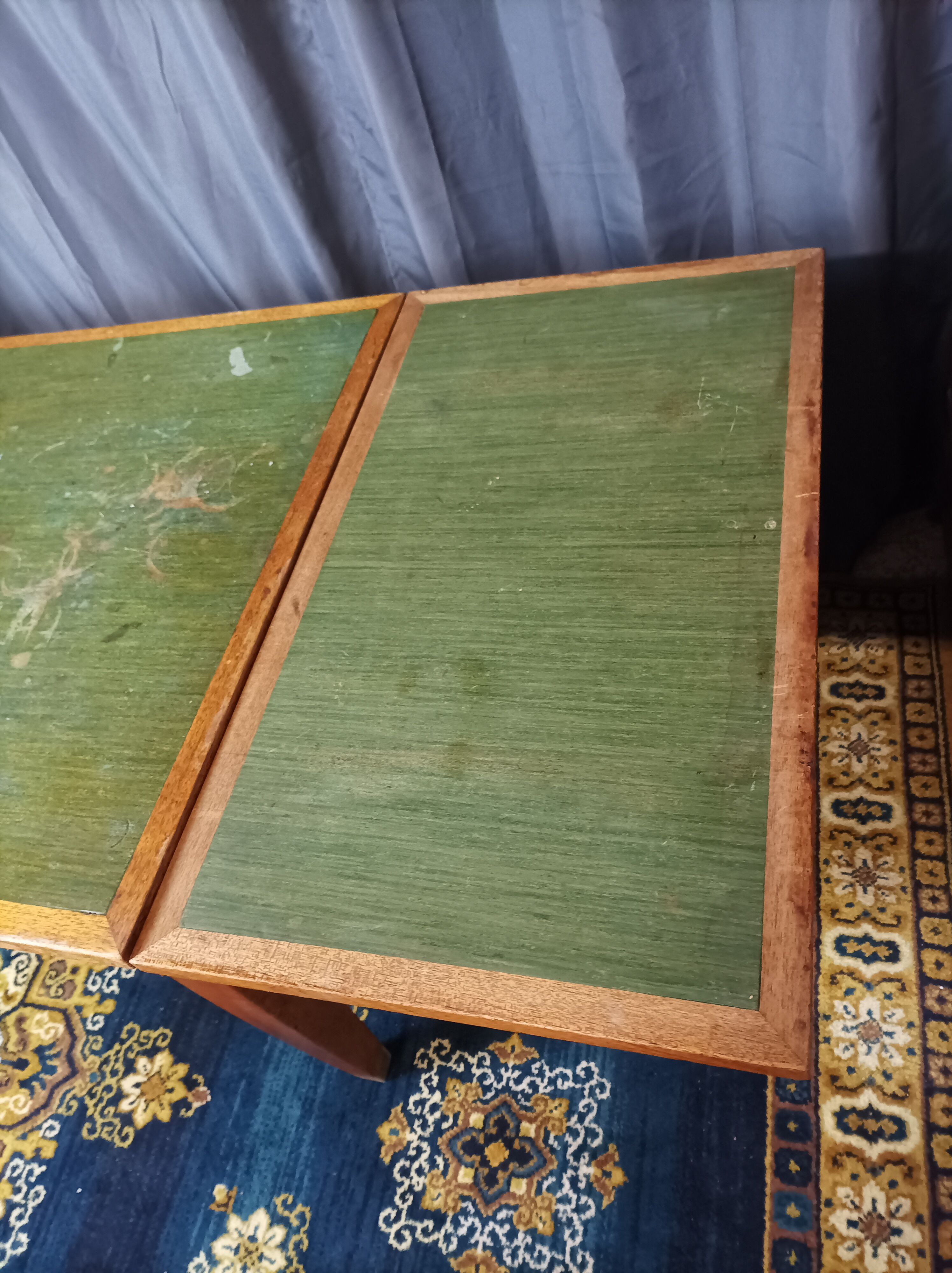Vintage oak extendable table
