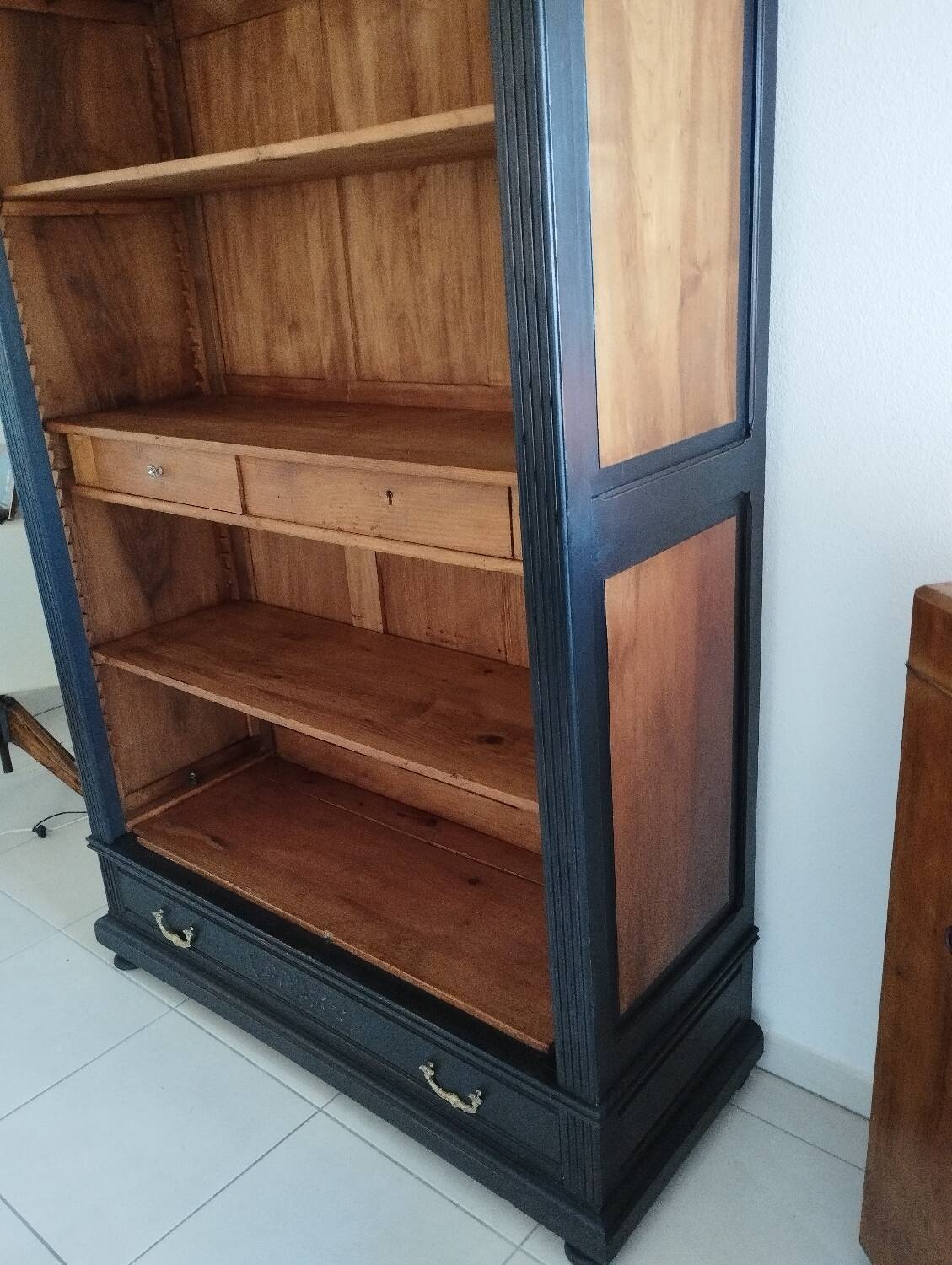 Old library black patina chalk paint