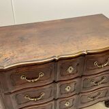 Commode, Galbée arbalète en noyer 18 ème