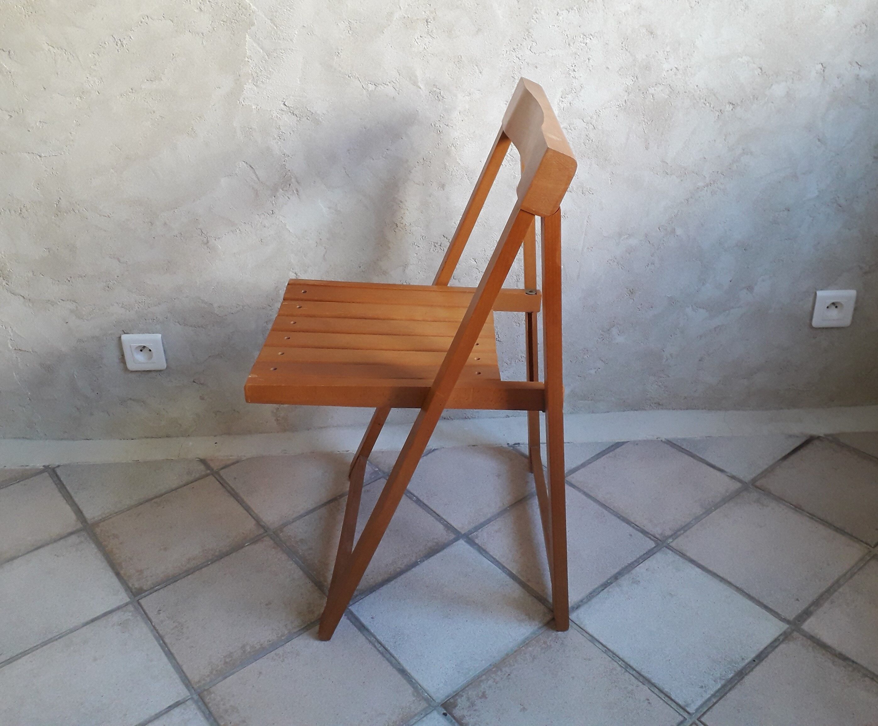 Wooden folding chair