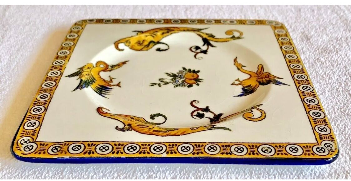 6 assiettes Gien carré à cake décor Renaissance blanche XIX