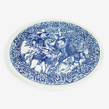 Grand plat en porcelaine blanche dessin bleu