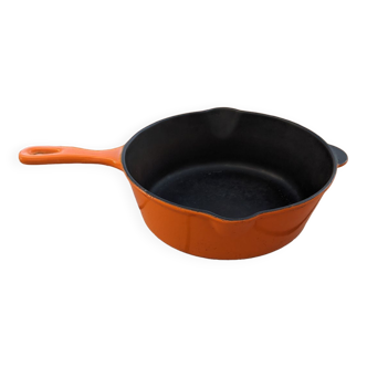 Le Creuset No. 23 frying pan
