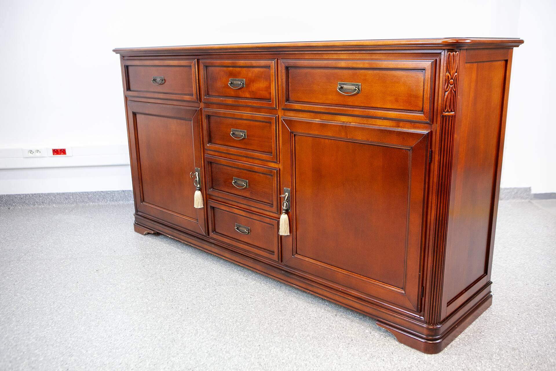 Late 20th Century Large Classical Style Mahogany Finish Sideboard with Drawers