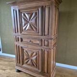 Bonnetière called standing man in solid oak with diamond points, Louis XIII style