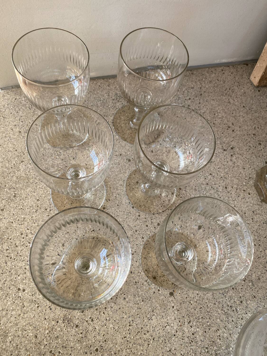 6 chiseled glass wine glasses