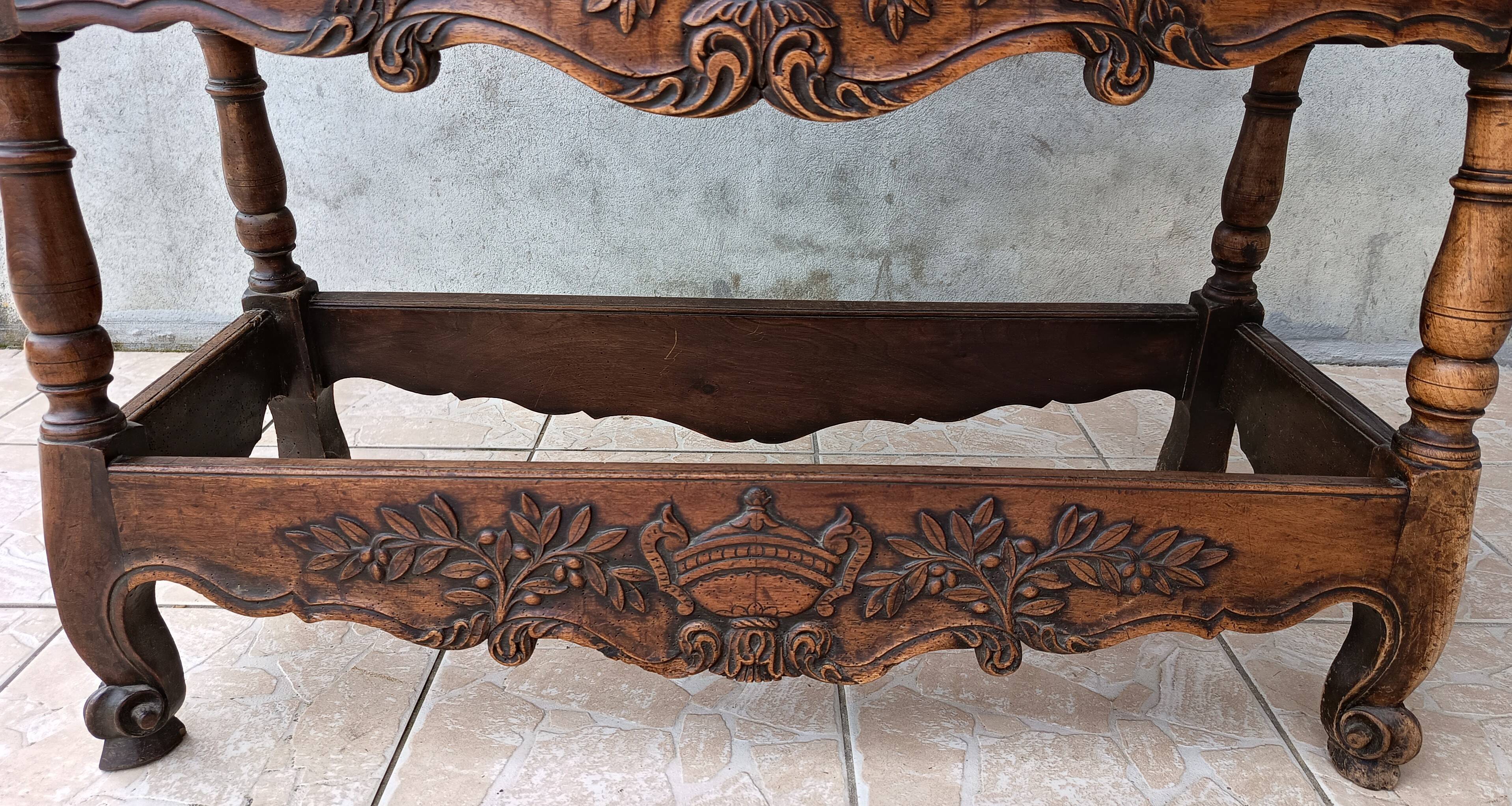 Provençal kneading trough in walnut from the 18th century.