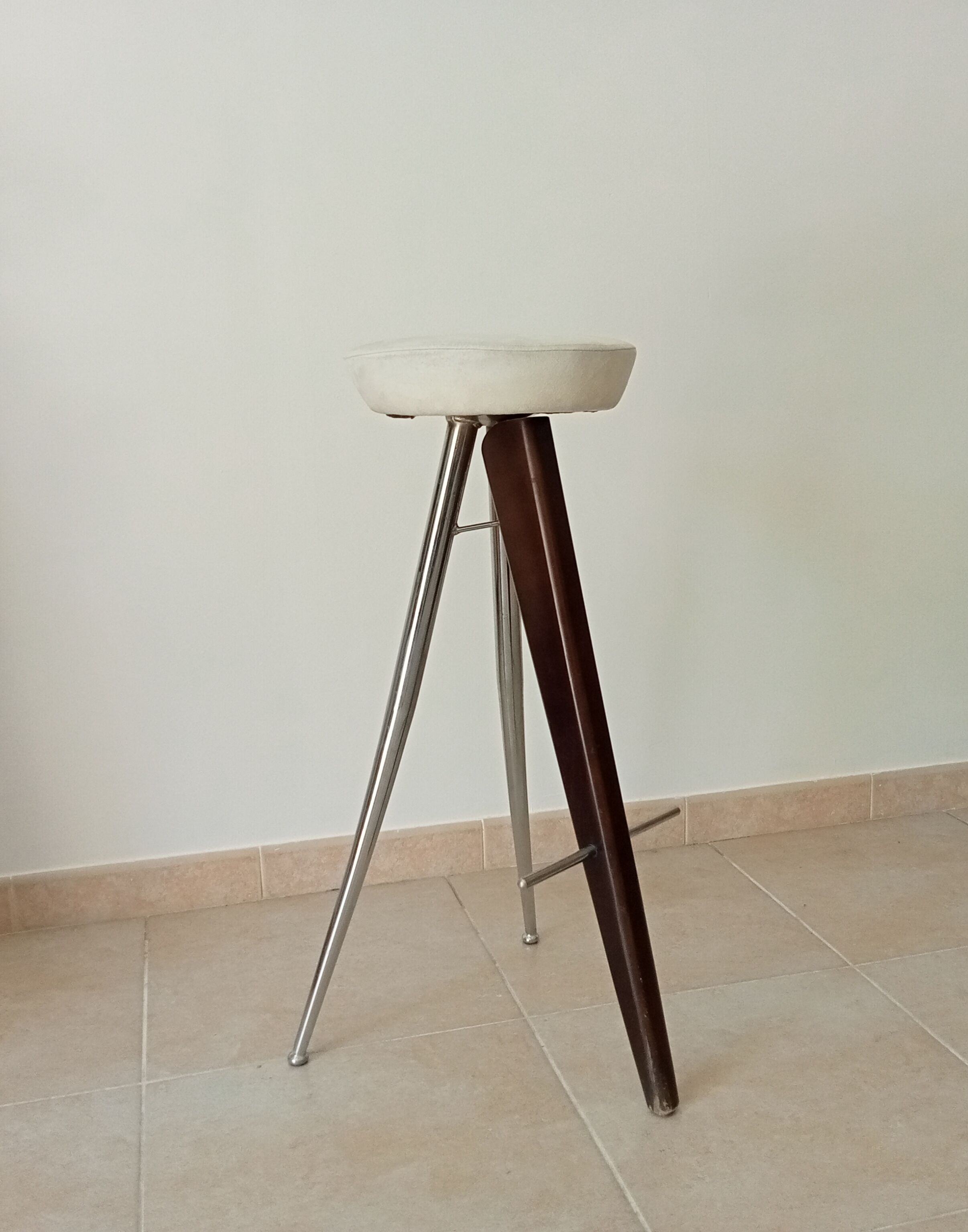 Vintage tripod top stool 60s/70s