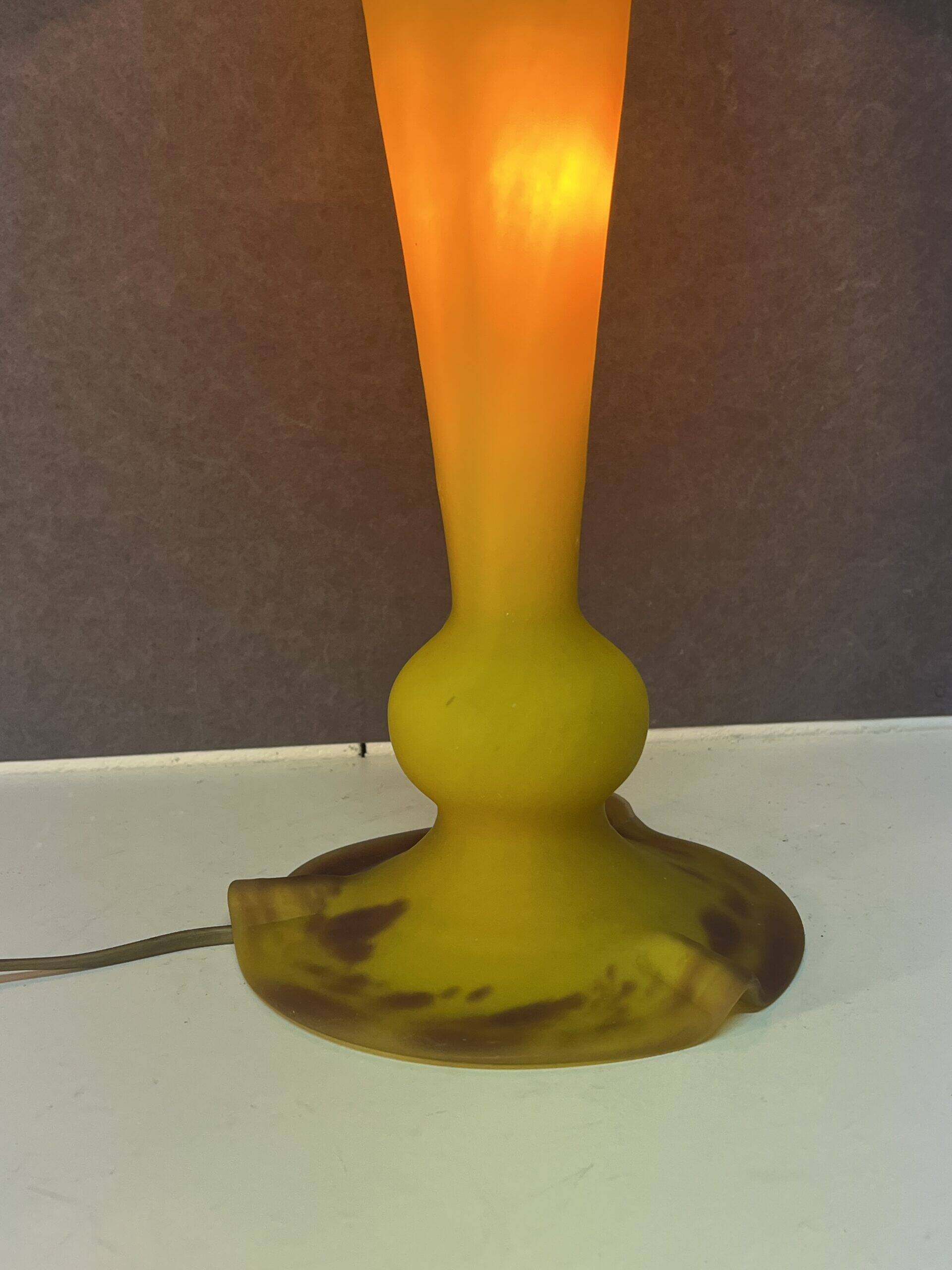 Contemporary mushroom lamp in amber-tinted yellow glass paste, height 58 cm