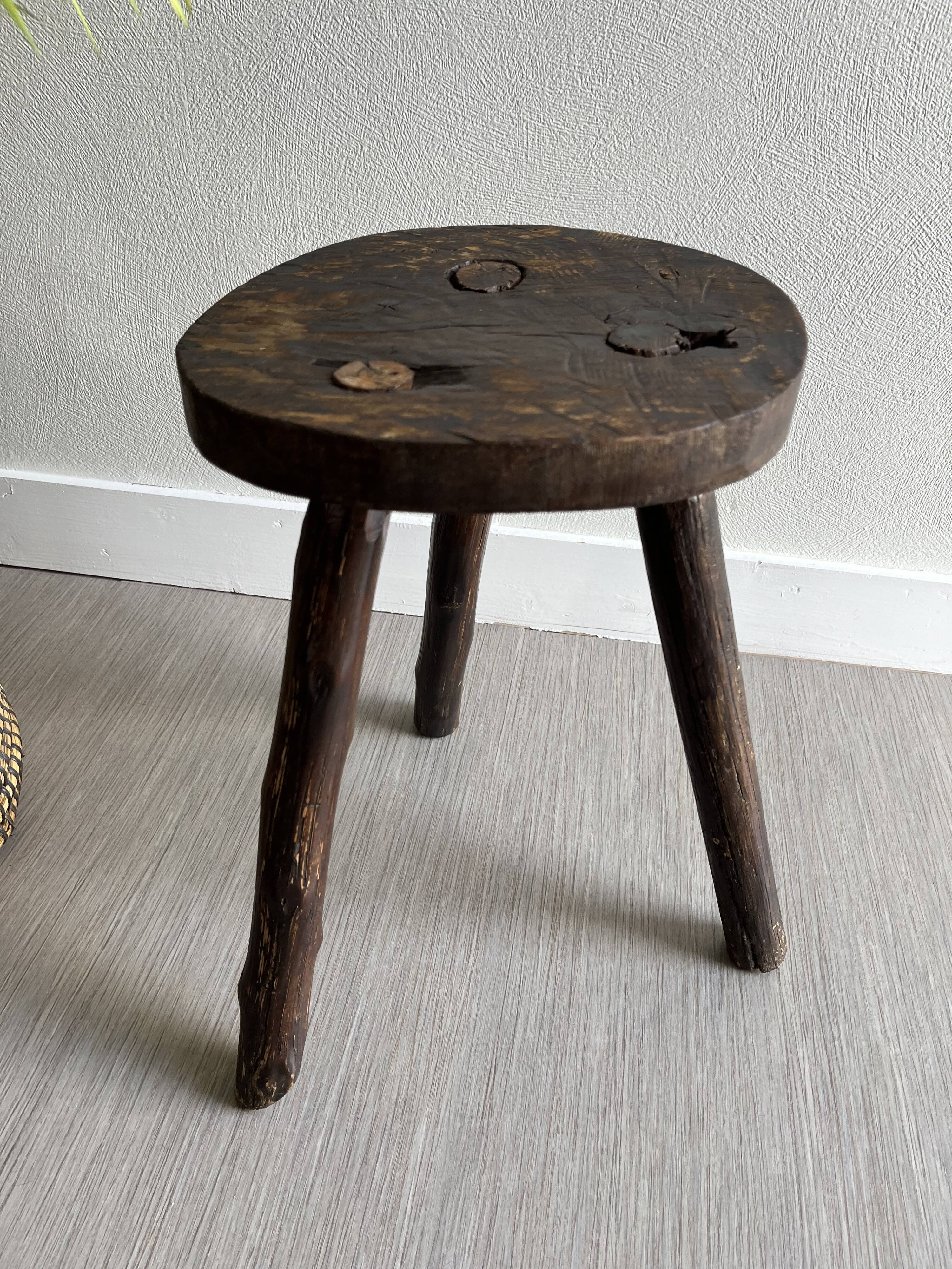 Tabouret tripode bois