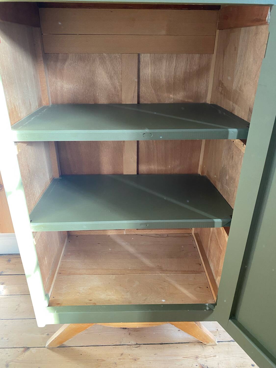 Antique 1-door boarding school furniture