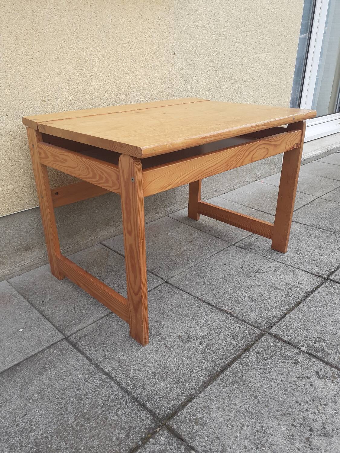 Pine children's desk