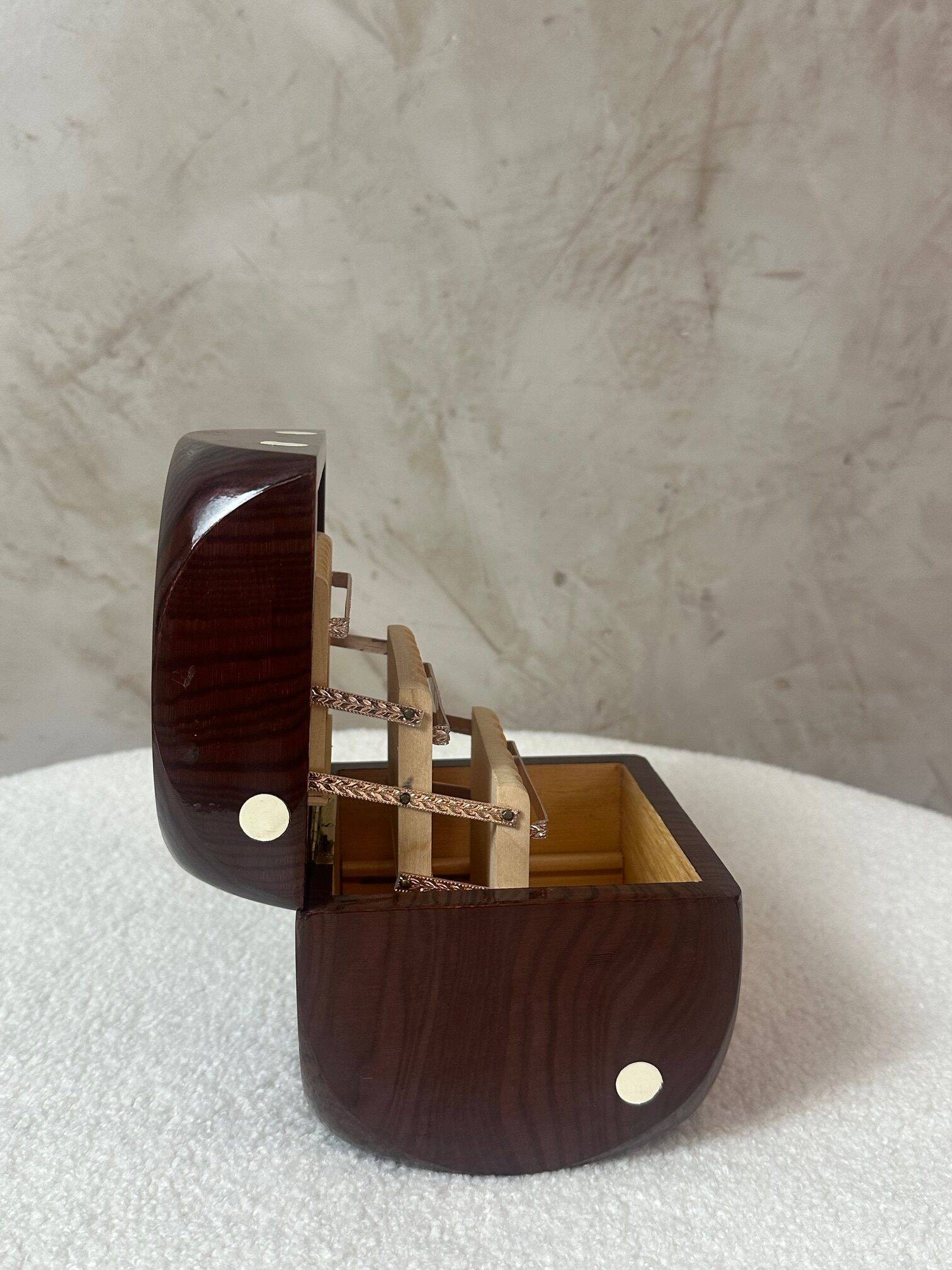 Musical cigarette box