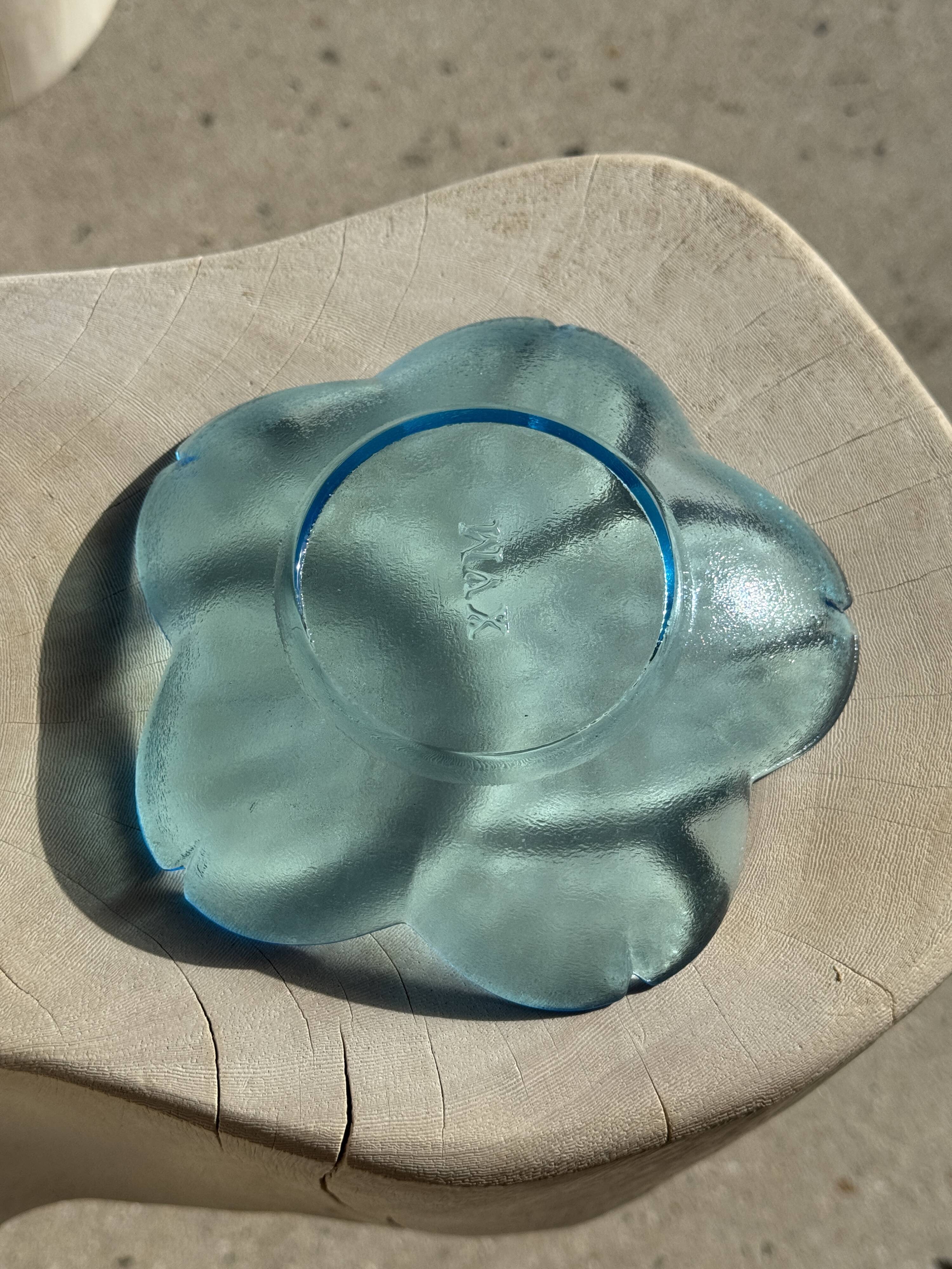 6 vintage flower-shaped bowls, XVM brand on the bottom