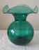 Vase en verre soufflé vert