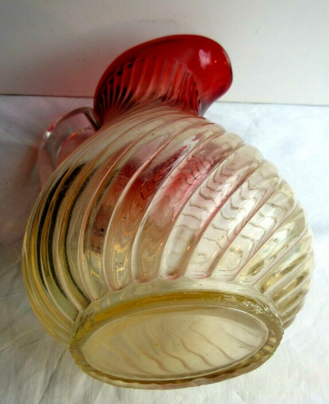 Broc crystal Baccarat red in gradient model Bamboo torso ribs, H 30 cm