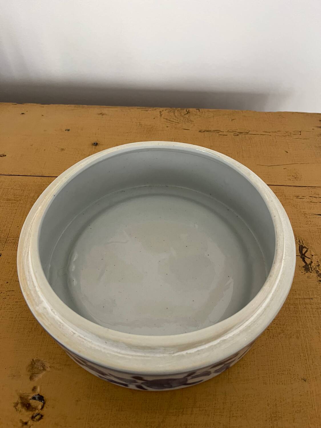 Large Chinese porcelain box