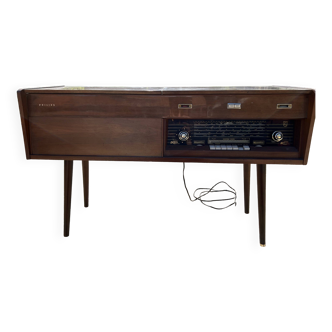 Vintage sideboard with Phillips car radio