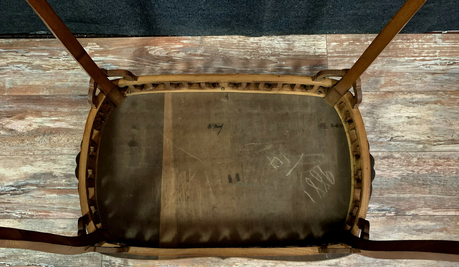 Table d'apparat estampillée École de Nancy vers 1900