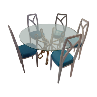 Table with 4 chairs