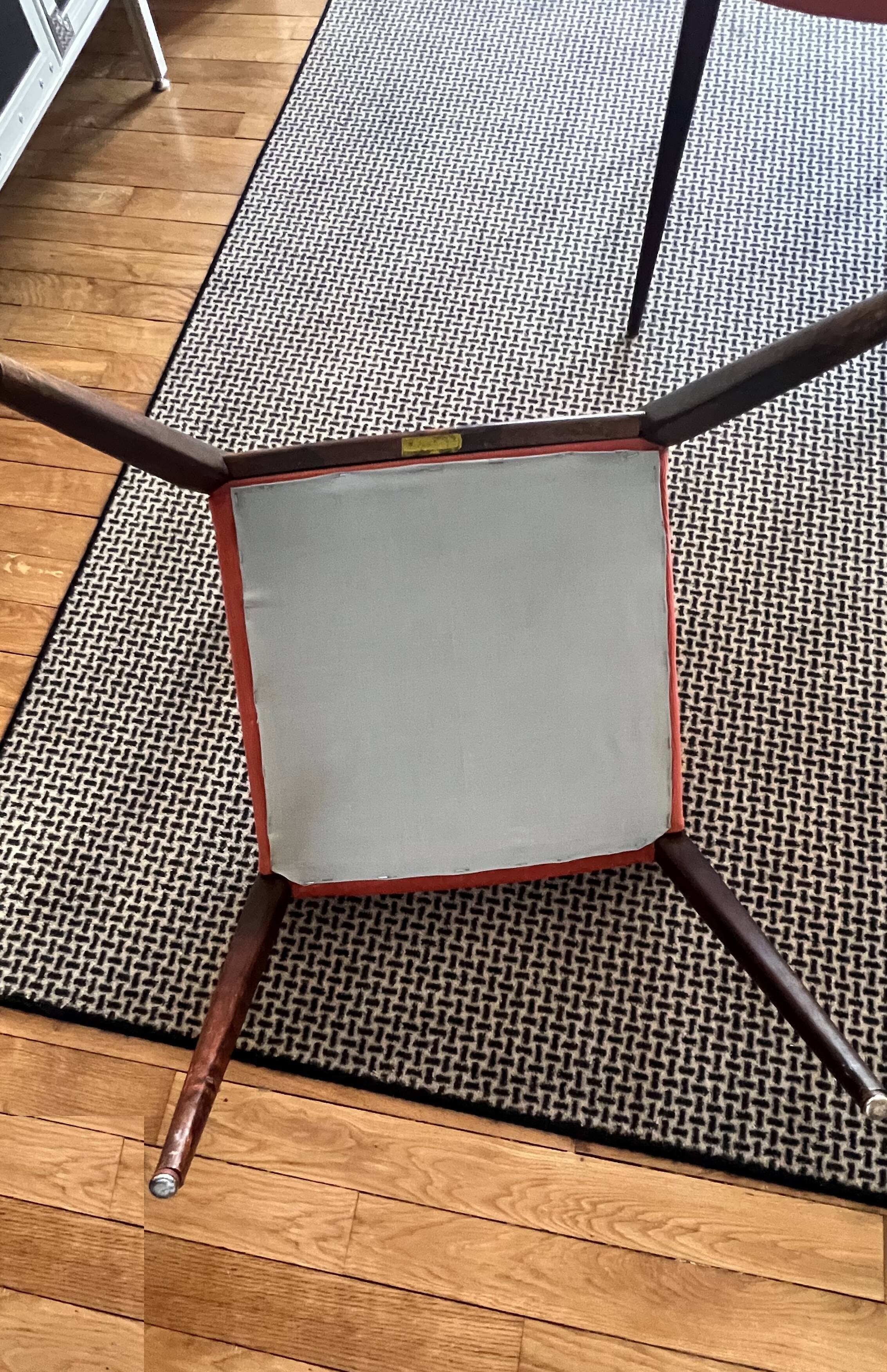 5 Vintage Chairs EDITIONS SELF