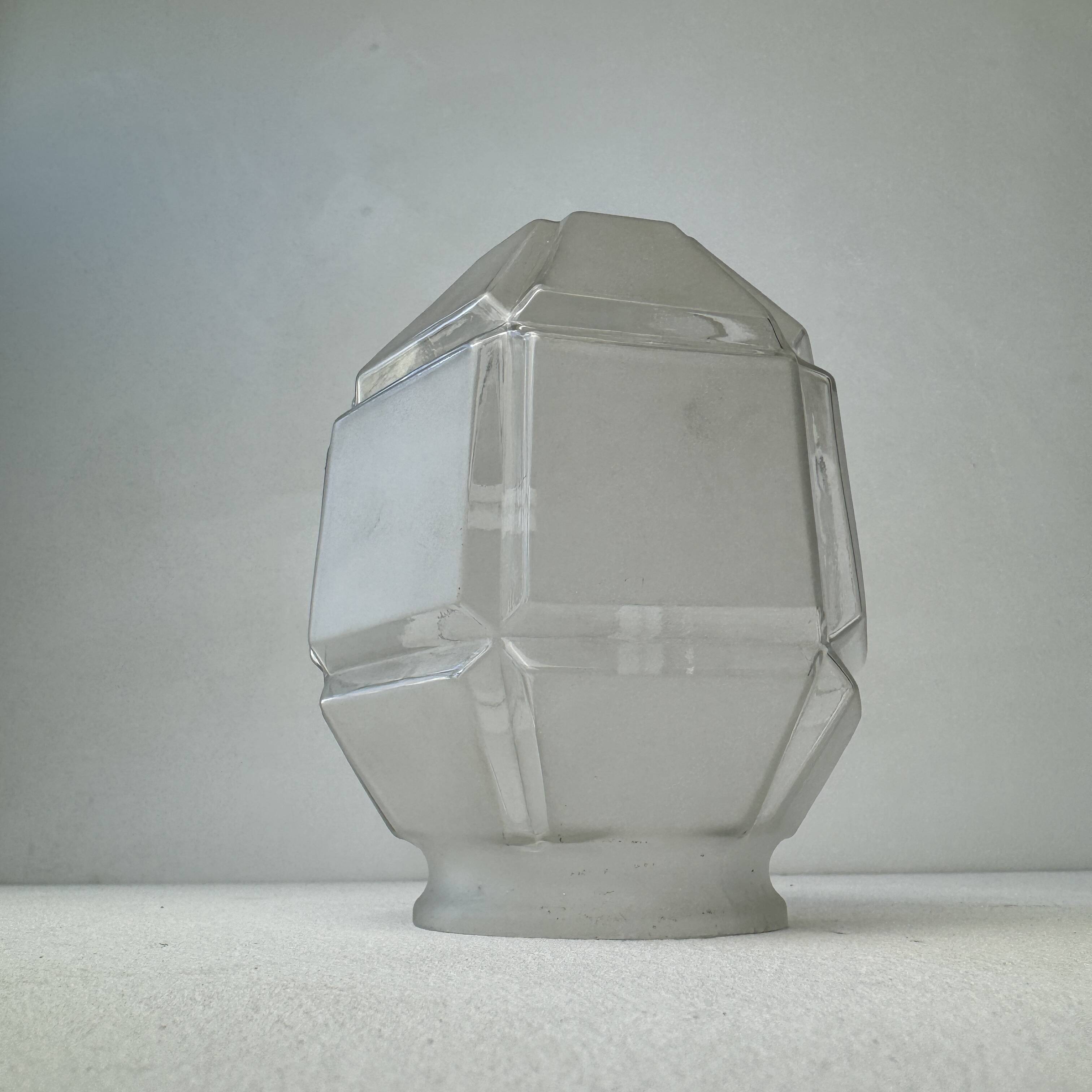 Paire d’anciennes suspensions hexagonales vintage