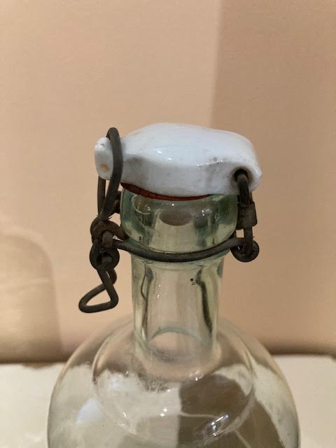 Pharmacy bottle with porcelain stopper