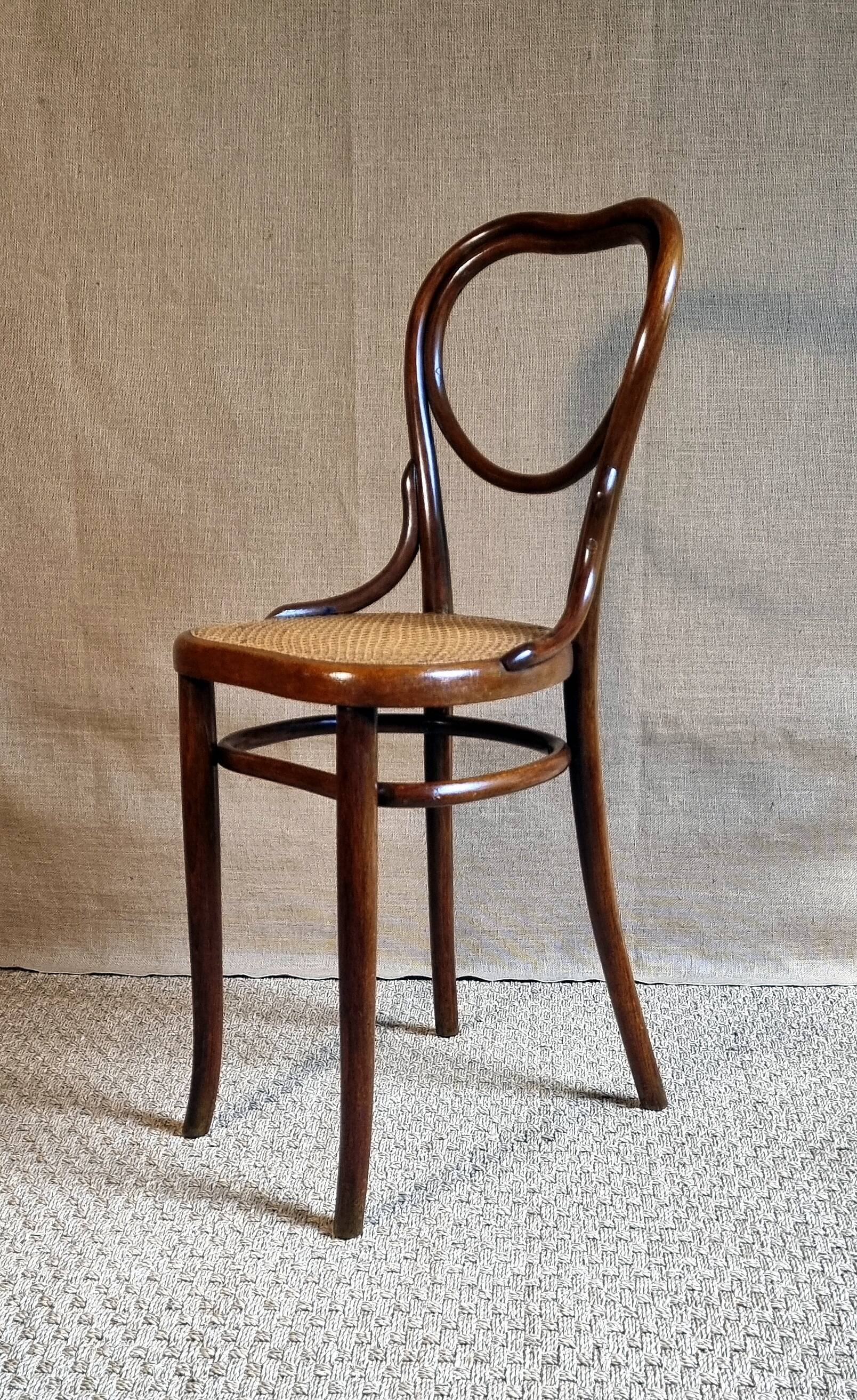 Thonet chair n°28 from shop and counter 1900