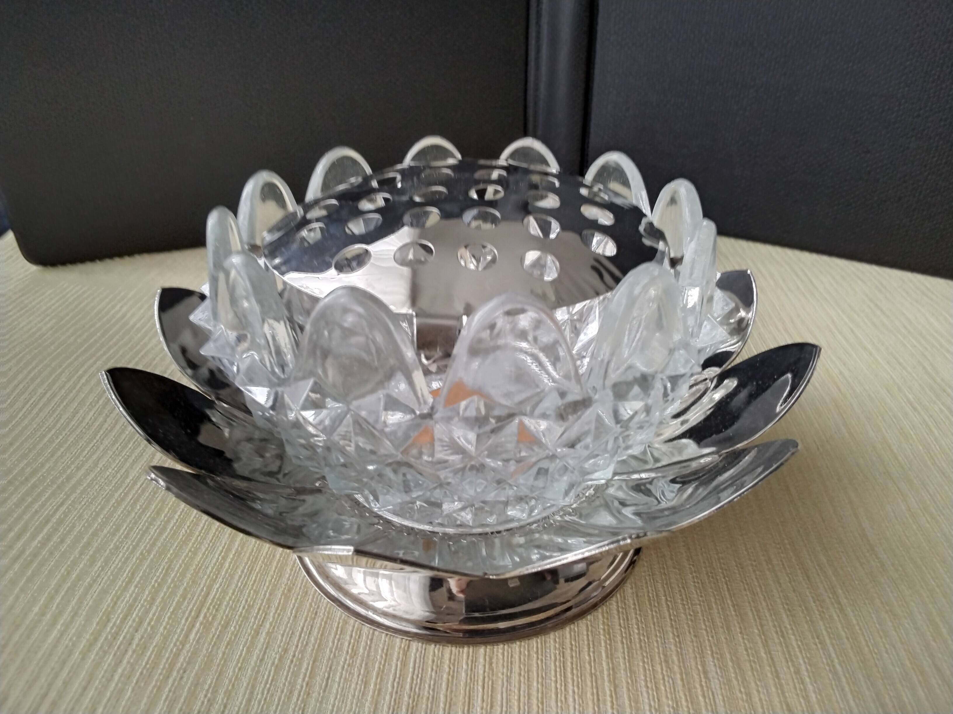 Pique fleur , bouquetière , centre de table Genuine Crystal
