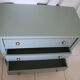 Commode vert de gris
