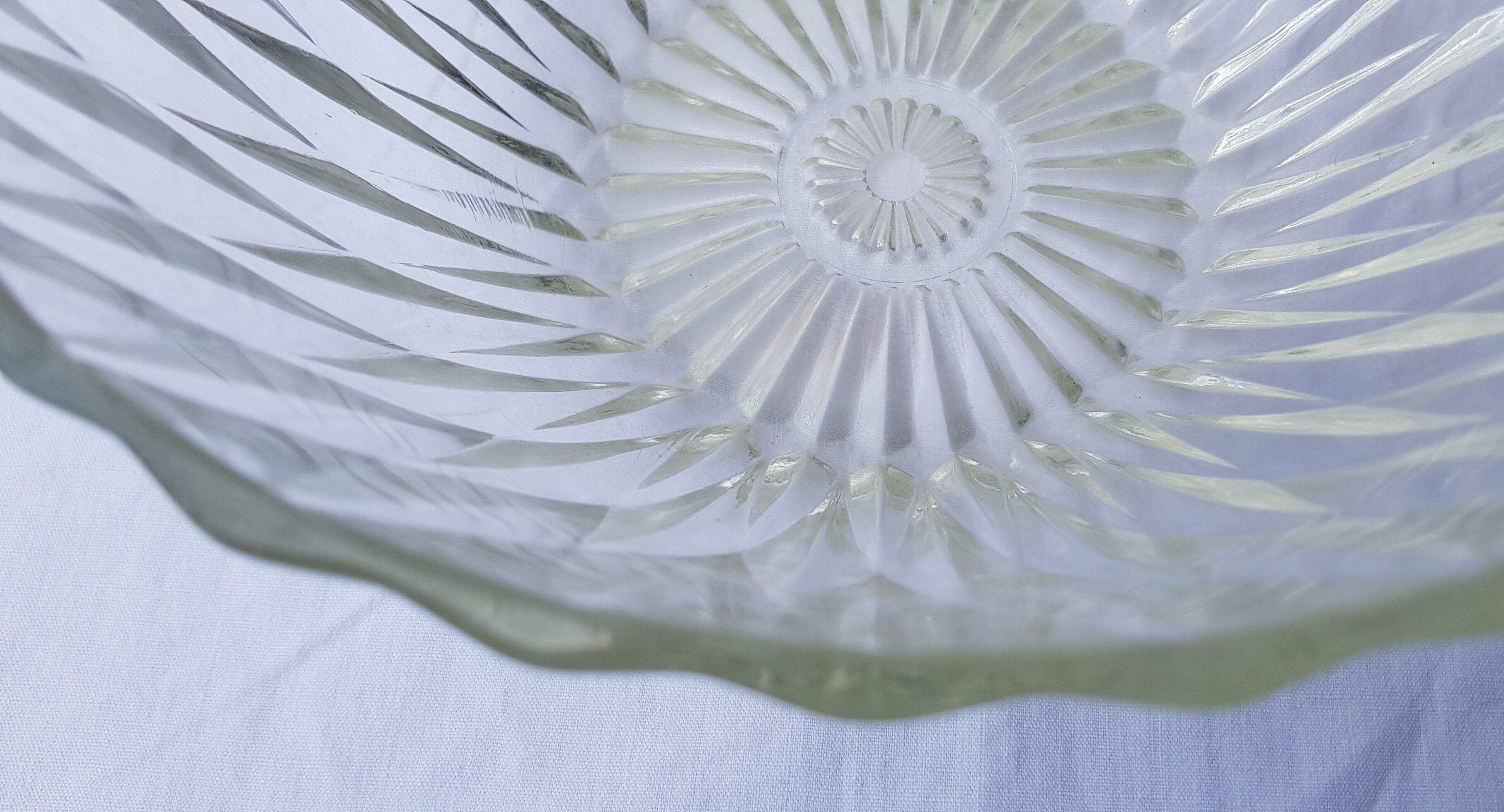 70 ' s chiseled glass bowl