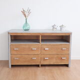 Craft furniture in wood and waxed concrete