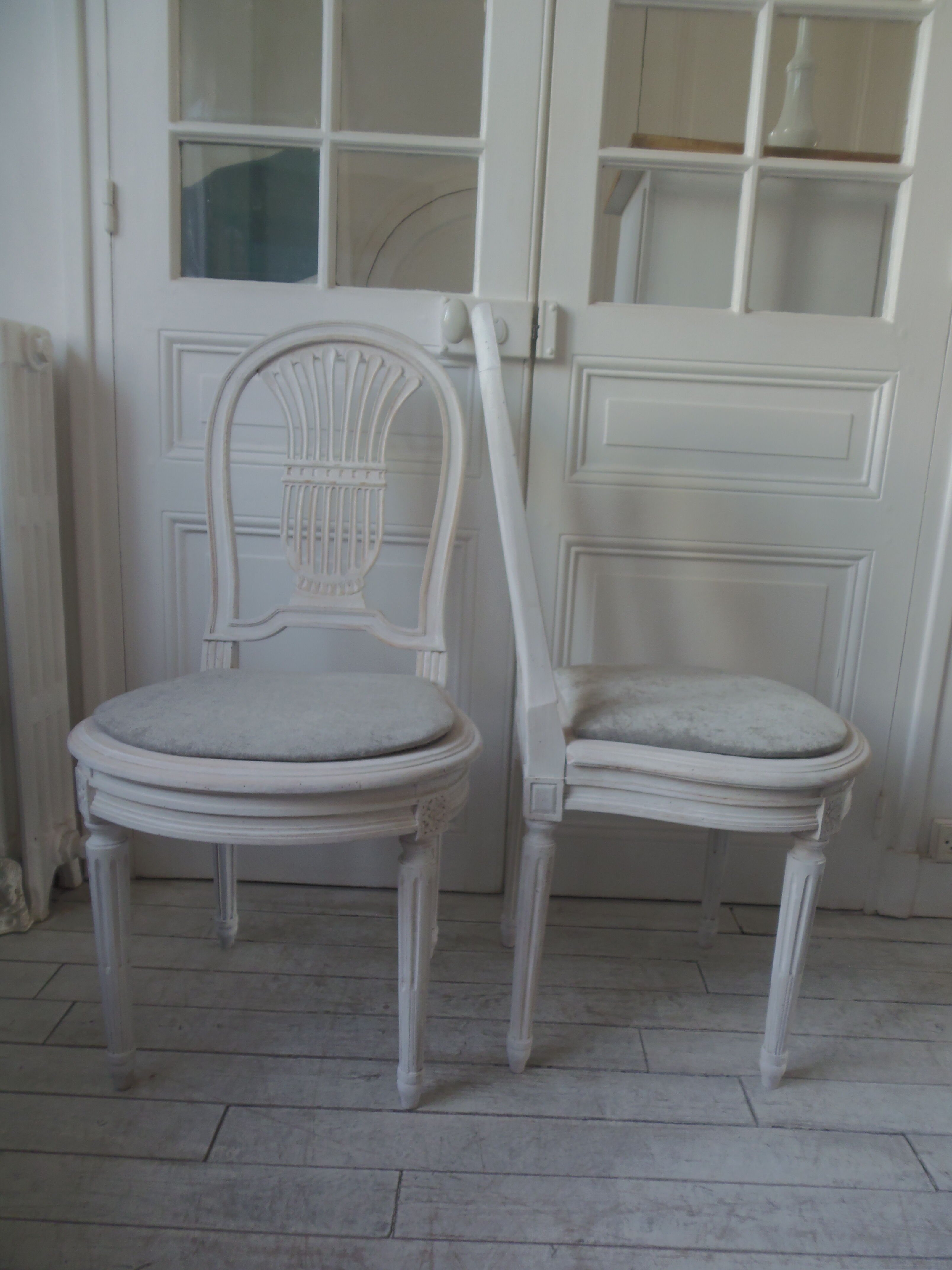 2 louis xvi style chairs beautiful patina chalk bills, seats dressed in gray velvet