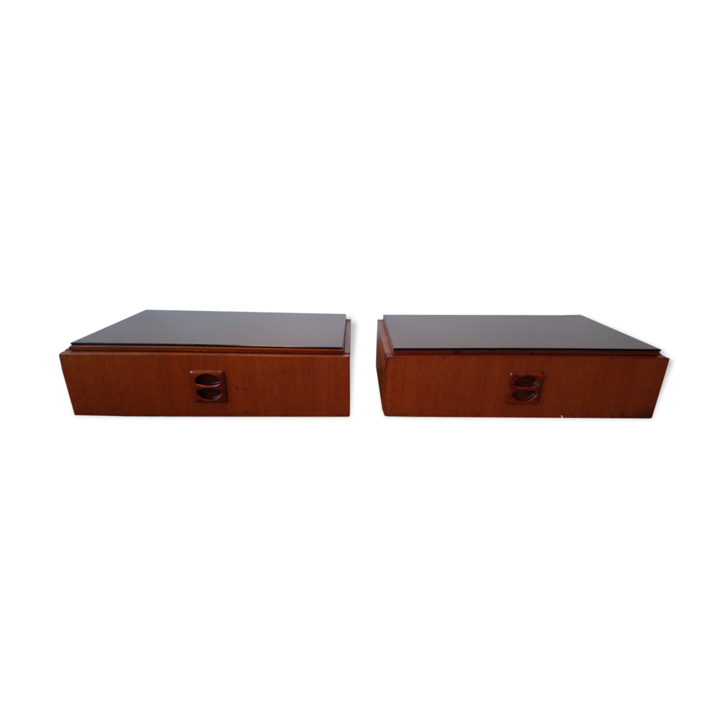 Paire de chevets suspendus scandinaves années 70