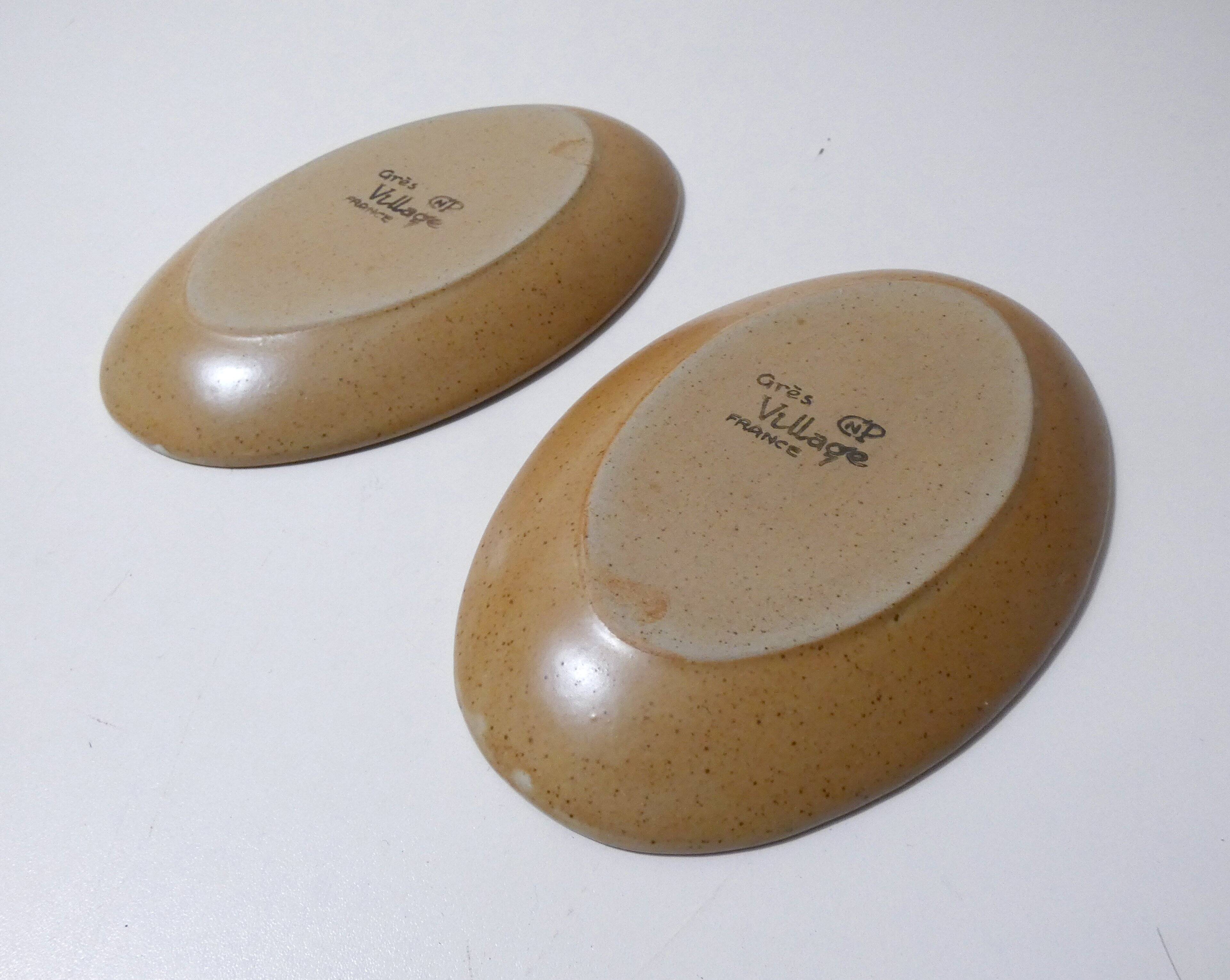 2 stoneware dishes, vintage village