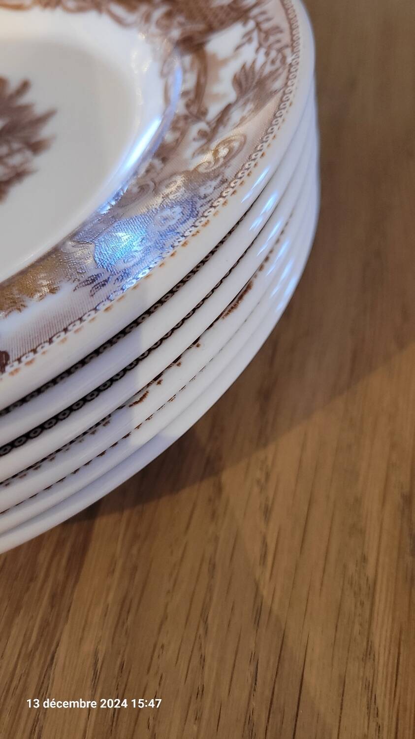 6 assiettes à dessert en opaline