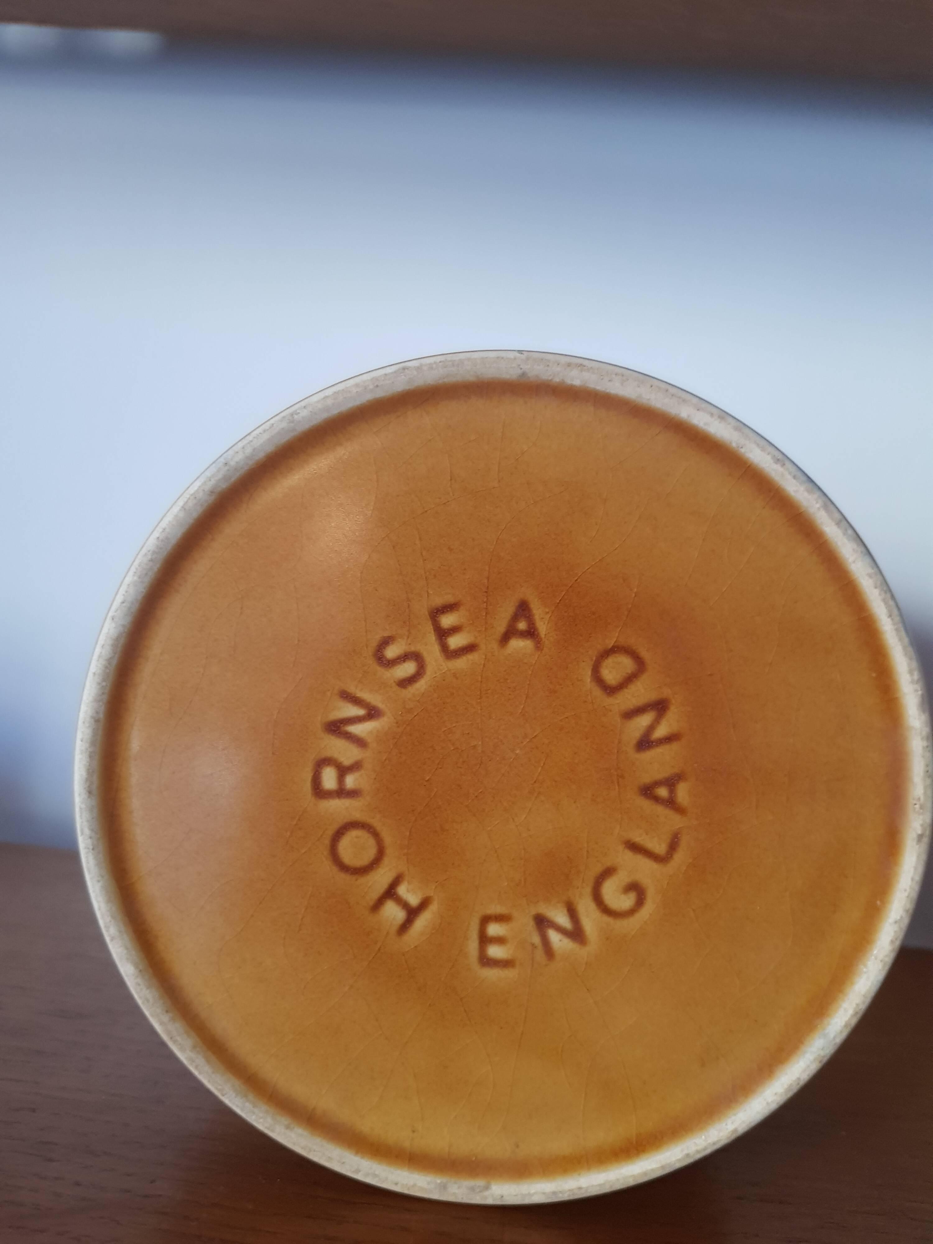 Set of 2 vintage pots with lids