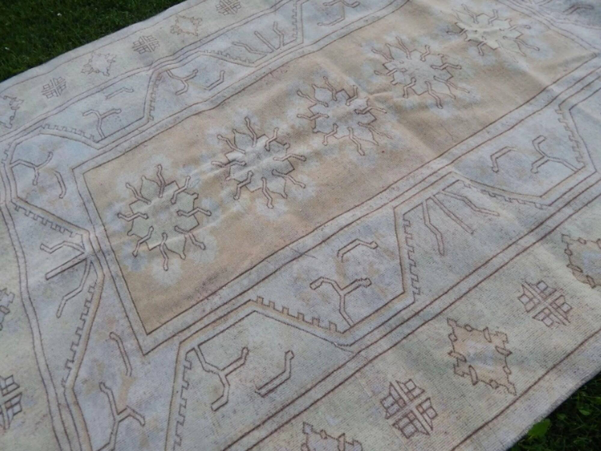 Vintage Turkish Oushak rug 195x270 cm