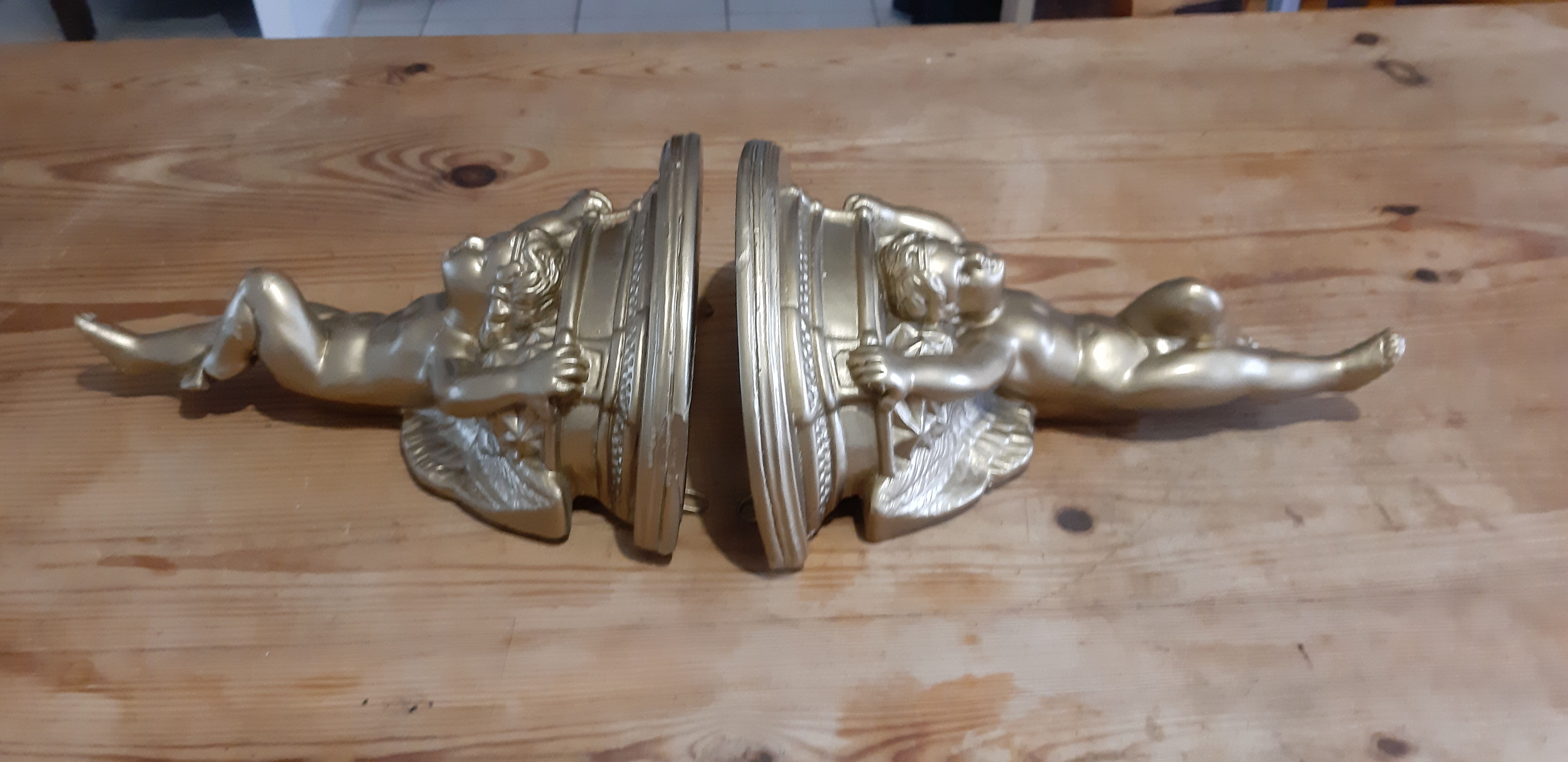 Pair of golden plaster wall selettes