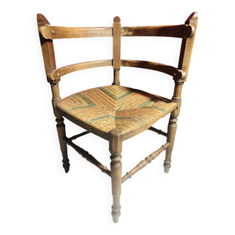 Chaise en bois ancien